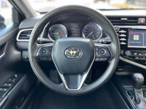 2018 Toyota Camry Hybrid LE