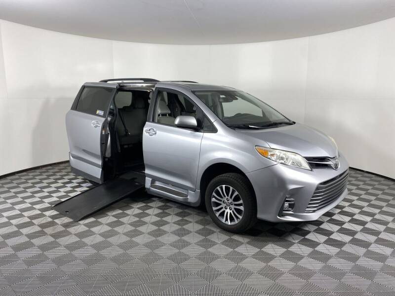 2018 Toyota Sienna for sale at AMS Vans in Tucker GA