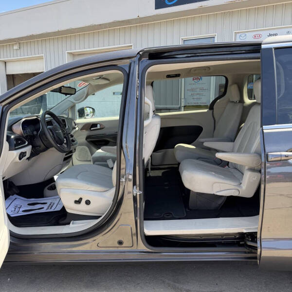 2017 Chrysler Pacifica Touring
