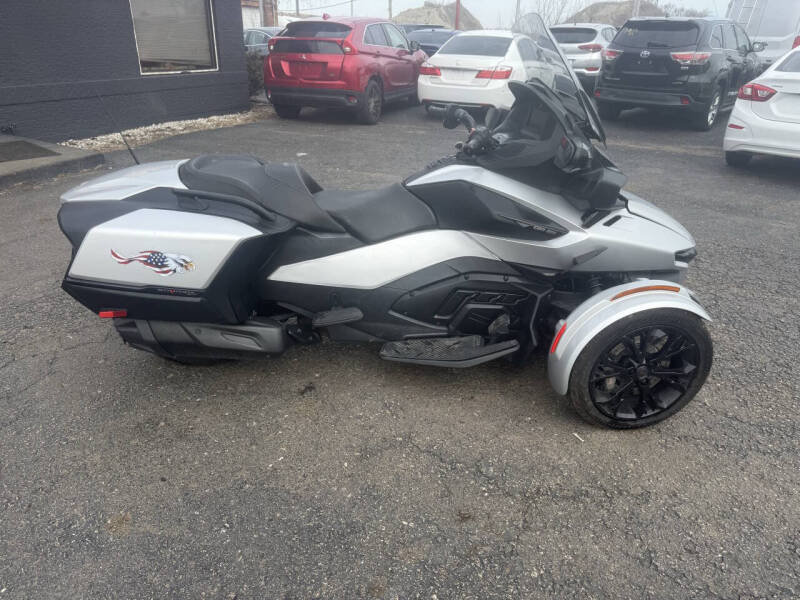 2023 Can-Am Spyder RT