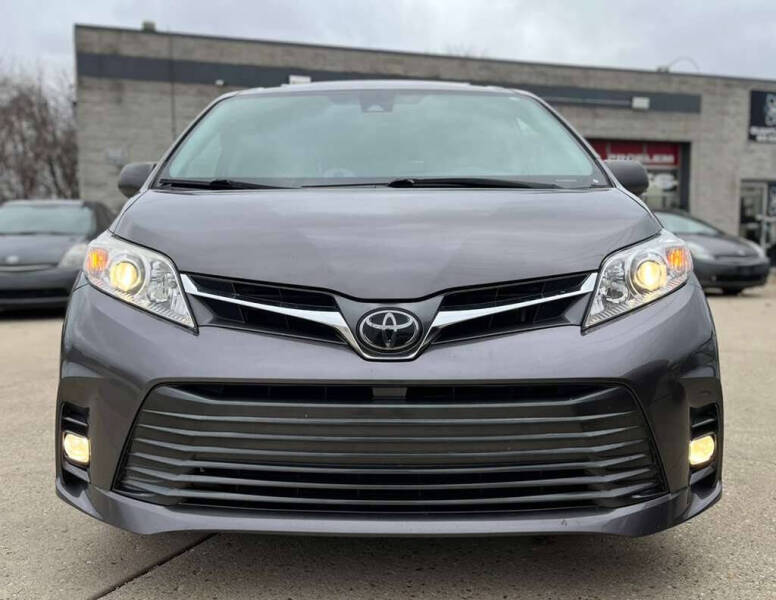 2019 Toyota Sienna XLE 8-Passenger