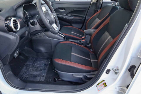 2025 Nissan Versa SR