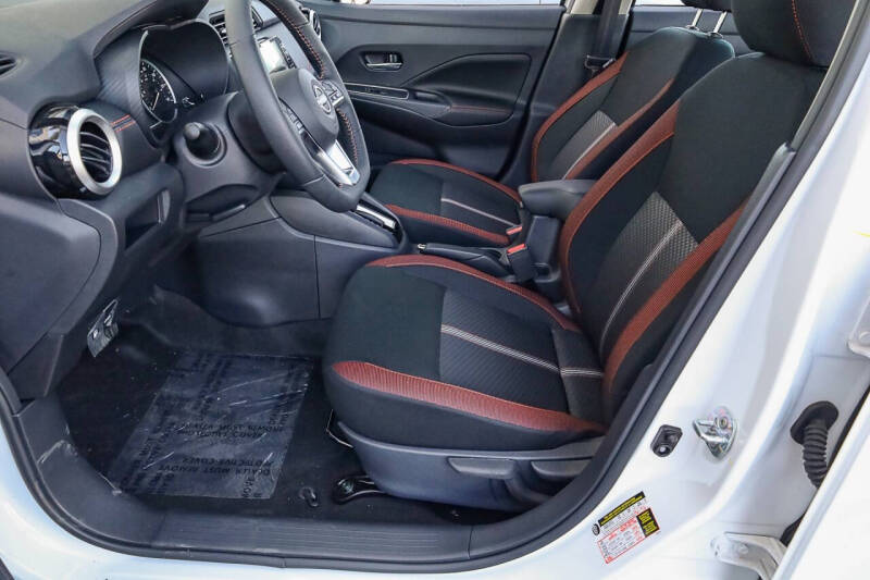 2025 Nissan Versa SR