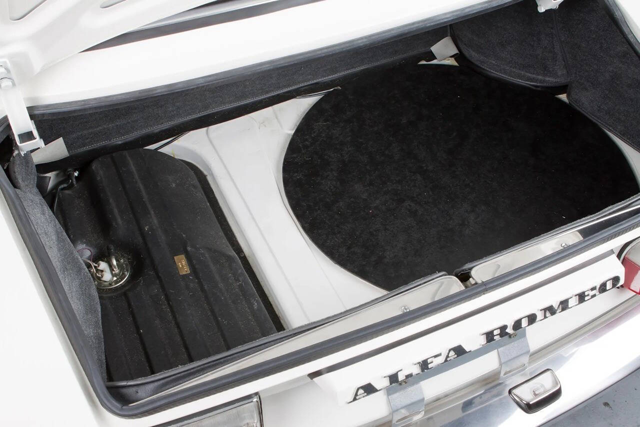 1973 Alfa Romeo 2000 GTV 26