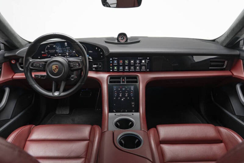 2020 Porsche Taycan Turbo