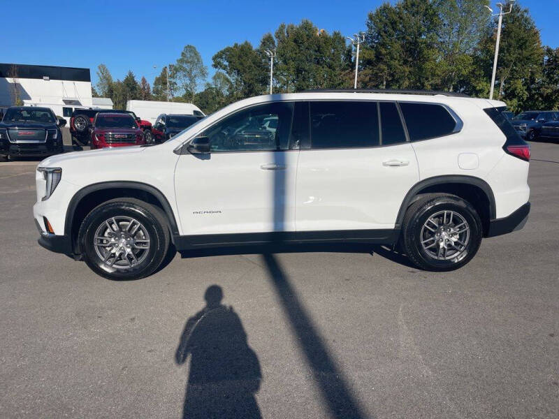 2025 GMC Acadia Elevation