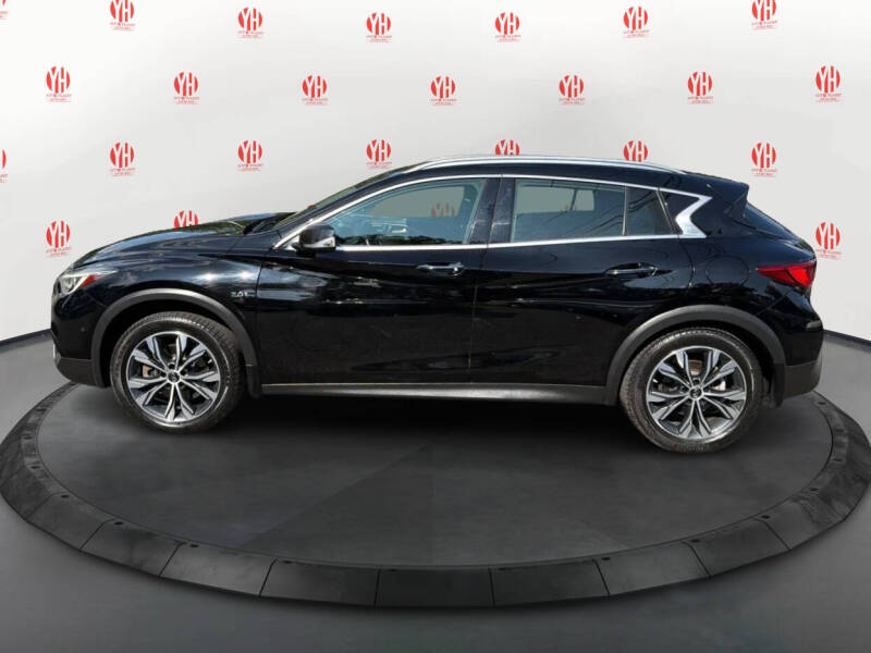 2018 Infiniti QX30 Essential