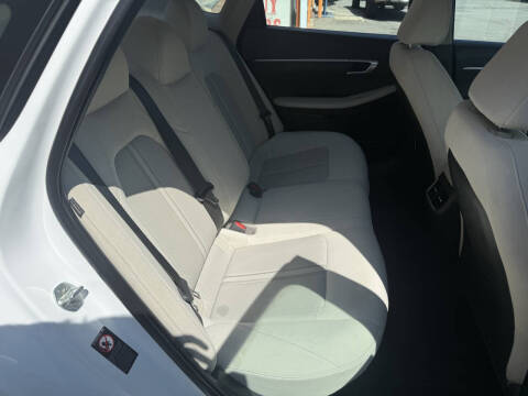 2022 Hyundai Sonata Hybrid Blue