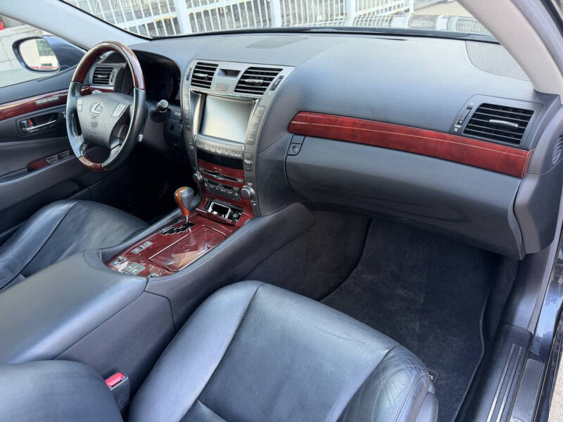 2007 Lexus LS 460