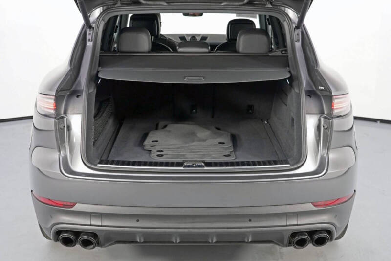 2023 Porsche Cayenne