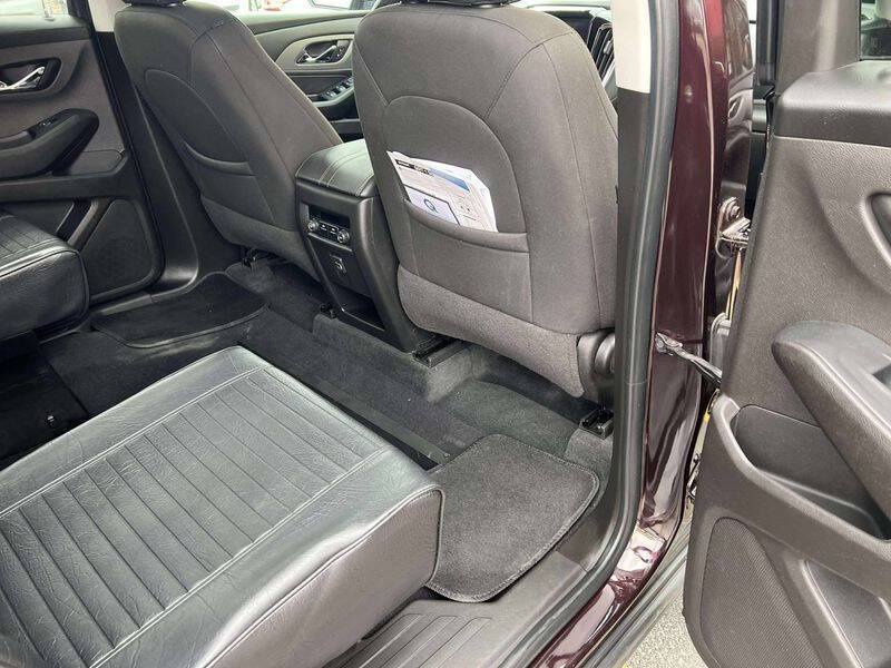 2021 Chevrolet Traverse LT Cloth
