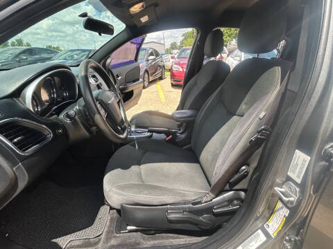 2012 Chrysler 200 LX