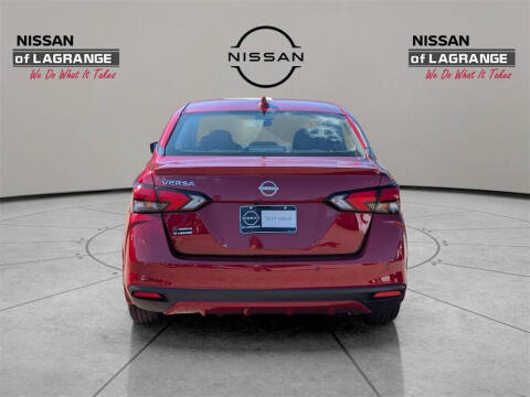 2025 Nissan Versa SR