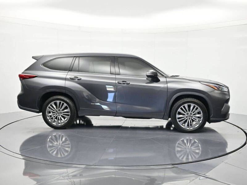 2023 Toyota Highlander Platinum