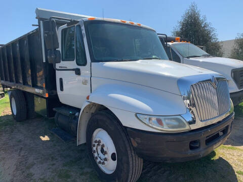 2003 International 4300 for sale at DirtWorx Equipment - Trucks in Woodland WA