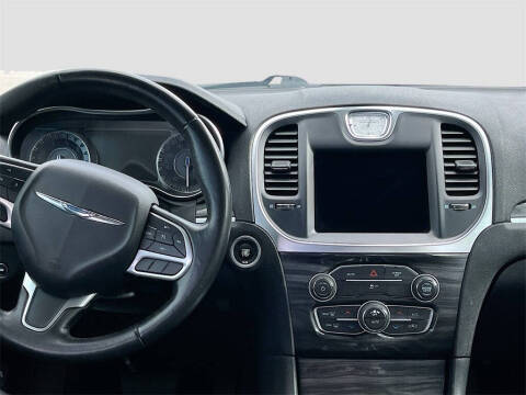 2021 Chrysler 300 Touring