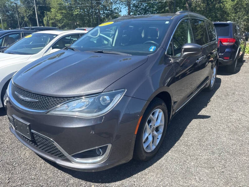 2017 Chrysler Pacifica Touring-L