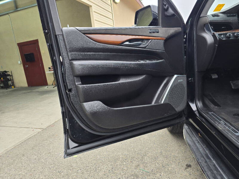 2019 Cadillac Escalade Luxury