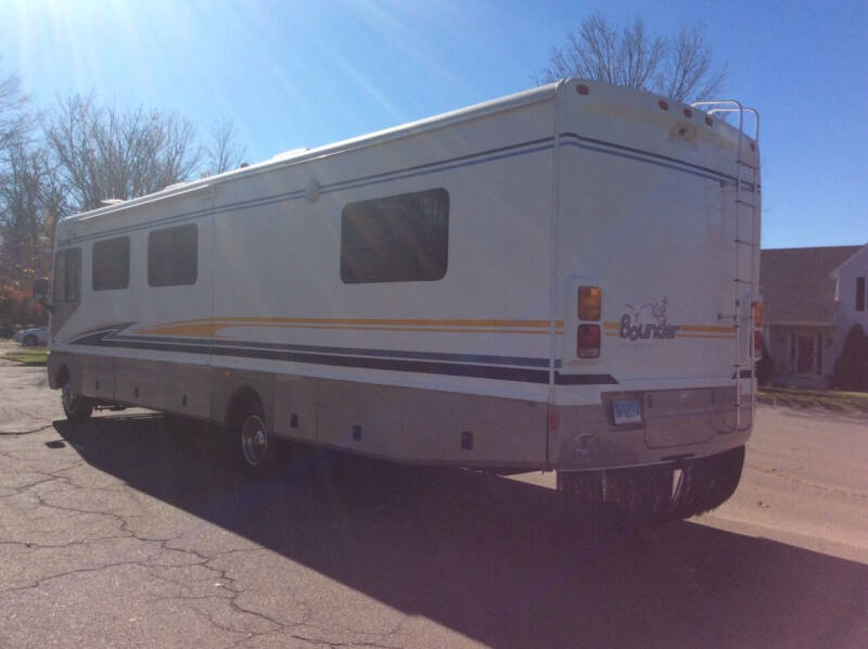 2003 Fleetwood Bounder