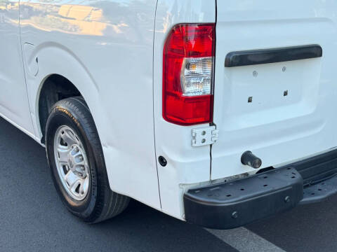 2017 Nissan NV