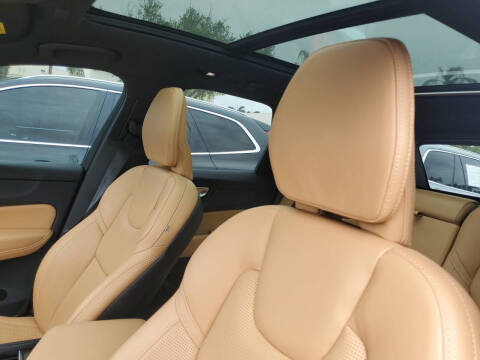 2022 Volvo XC60 B5 Inscription