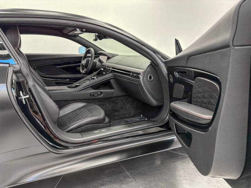 2025 Aston Martin DB12 V8