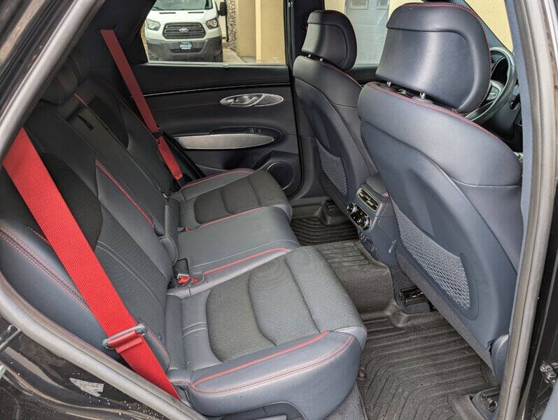 2023 Genesis GV70 2.5T Standard