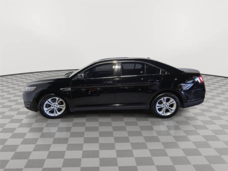 2018 Ford Taurus SEL