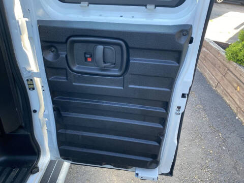 2025 GMC Savana 2500