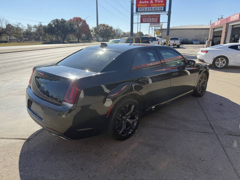 2021 Chrysler 300 Touring