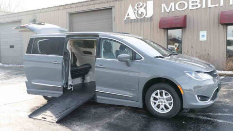 2020 Chrysler Pacifica Touring L