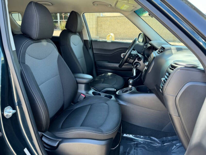 2017 Kia Soul +