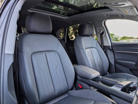 2021 Audi e-tron quattro Premium