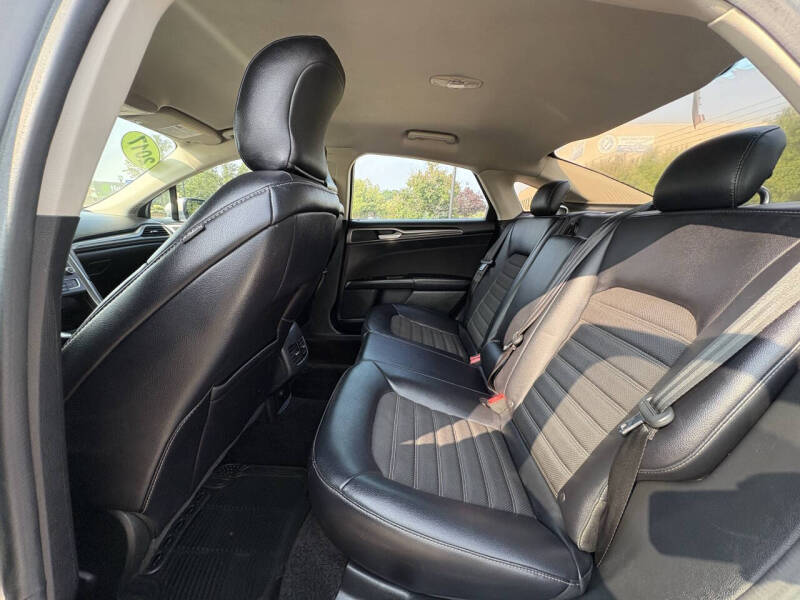 2017 Ford Fusion SE