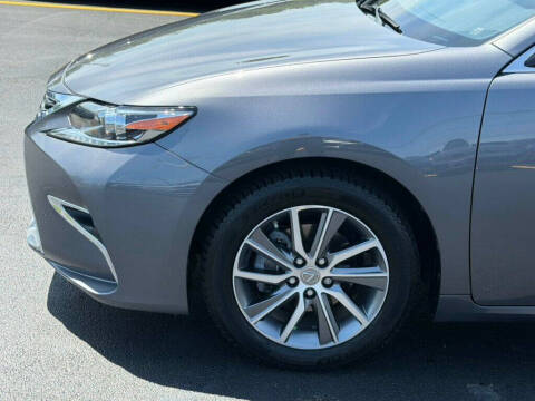 2018 Lexus ES 300h