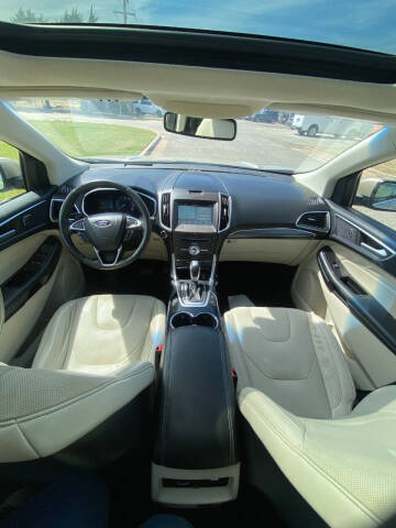 2017 Ford Edge Titanium