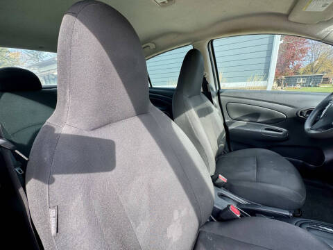 2015 Nissan Versa 1.6 S Plus