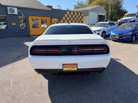2021 Dodge Challenger SXT