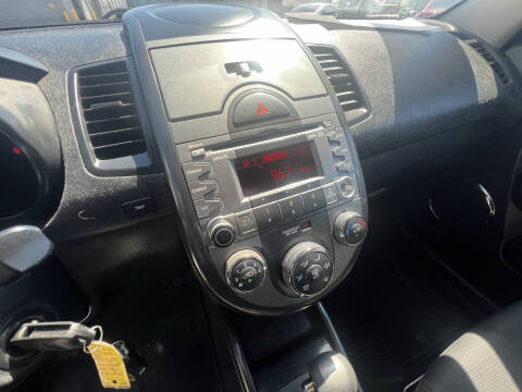 2011 Kia Soul +