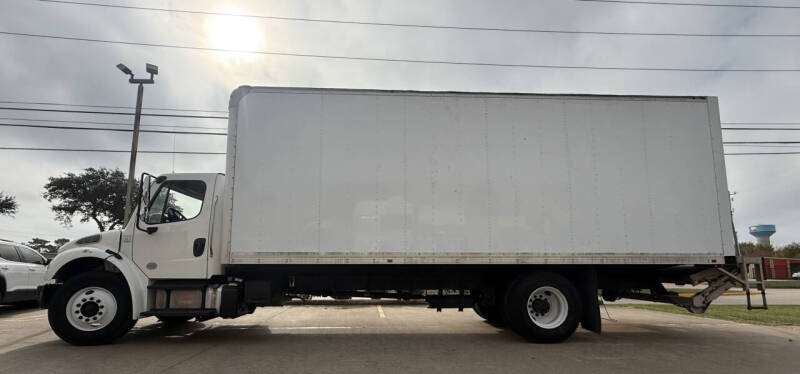2019 Freightliner M2 106