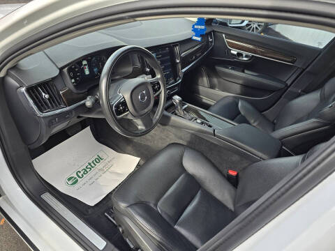 2018 Volvo S90 T5 Momentum
