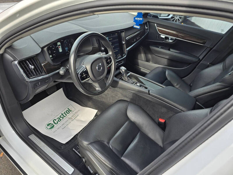 2018 Volvo S90 T5 Momentum