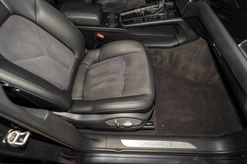 2017 Porsche Macan S