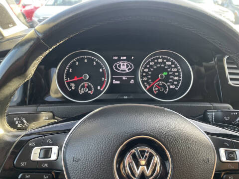 2015 Volkswagen Golf TSI SEL