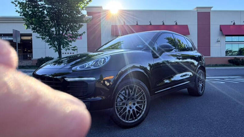 2018 Porsche Cayenne Platinum Edition