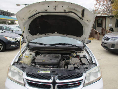 2012 Dodge Avenger SE