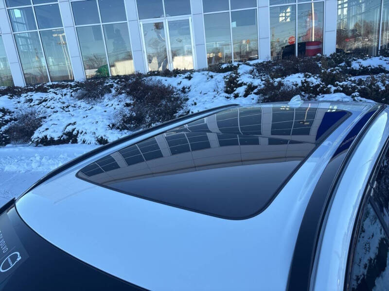 2025 Volvo XC60 B5 Core Dark Theme