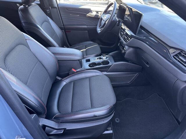 2023 Ford Escape ST-Line Select