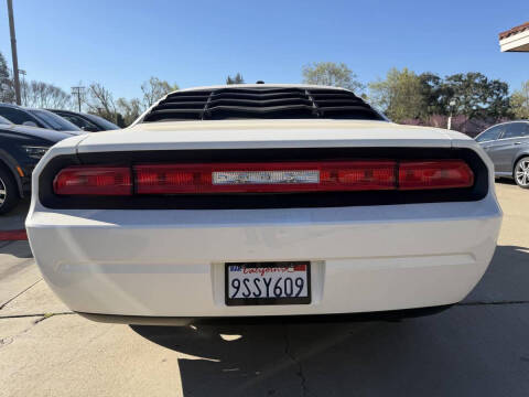 2009 Dodge Challenger SE