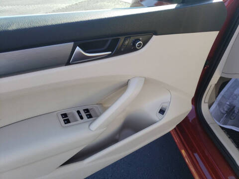 2015 Volkswagen Passat 1.8T SE